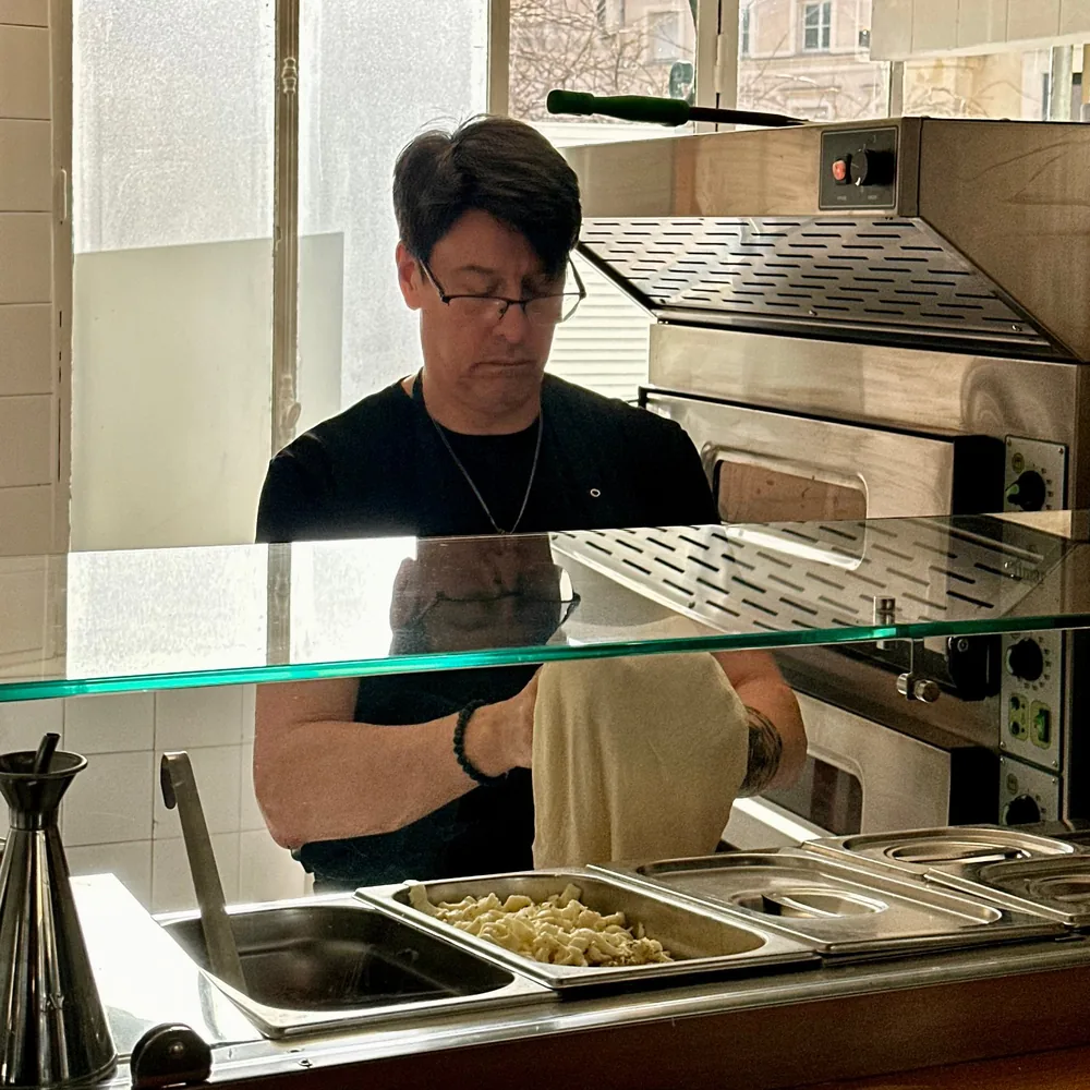 La pâte étirée à la main, au passe